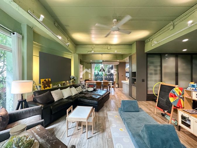 3-bed house for sale, 214 sqm, 67.5 sq wah, Greenish Chalet