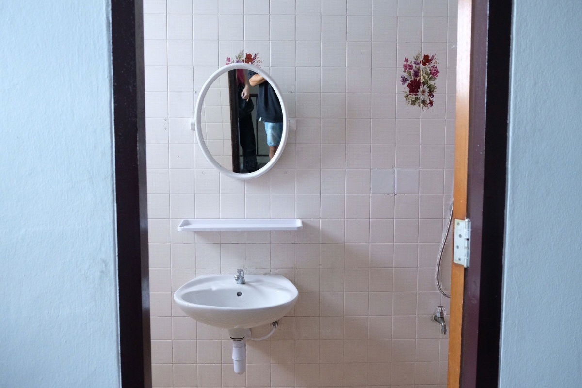 picture For rent, for lease, commercial building, Saphan Mai, in front of Ying Charoen Market, cheap price, interested, Line: @951qfbfi - 14/19