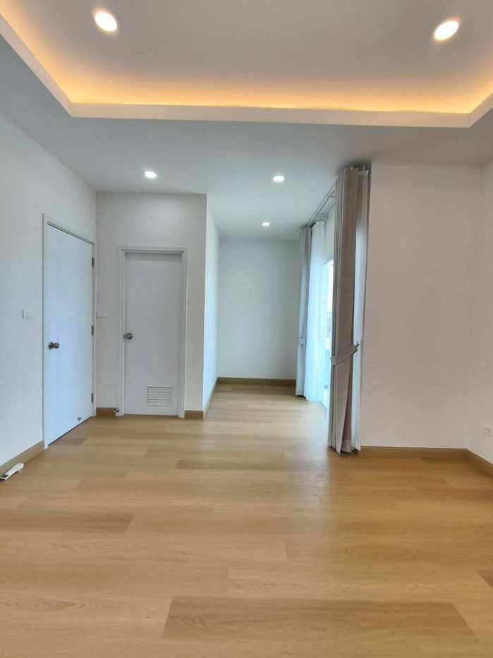 รูป บ้านเดี่ยว สไตล์โมเดิร์น รีโนเวทพร้อมอยู่ หมู่บ้านฟ้าปิยรมย์เฟส15 โซนเทนโดร คลอง 6 ลำลูกกา ปทุมธานี ของแถมมากมาย - รูปที่ 21/49