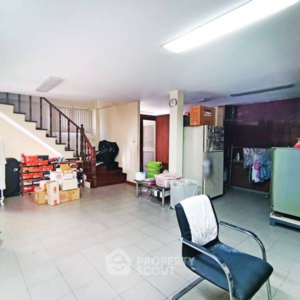 picture 3-BR Townhouse near MRT Fai Chai (ID 2031755) - 27/35