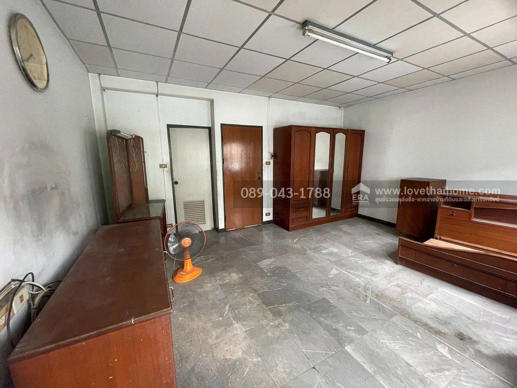 รูป ขายทาวน์โฮม 3 ชั้น หมู่บ้านศรีไทยวิลล่า ซอยเจริญราษฎร์7 พื้นที่ 29 ตรว. ทำเลทอง ใจกลางเมือง ใกล้เซ็นทรัล พระราม3 - รูปที่ 14/18