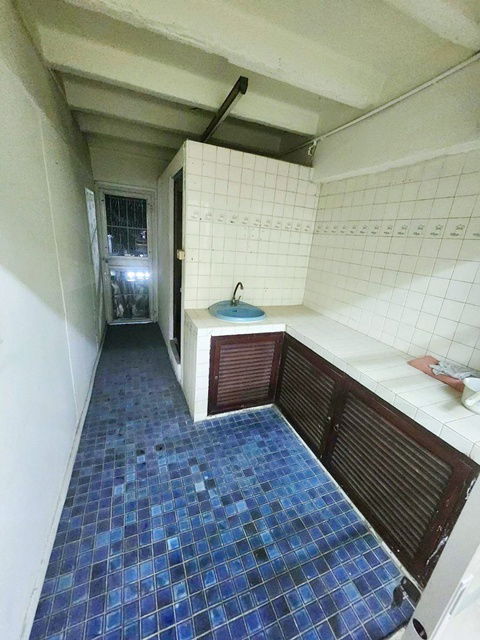 picture 3-4 parking spaces MRT LatPhrao101 300m. Commercial building for rent 5-storey corner 2units 40sq.wa - 7/8