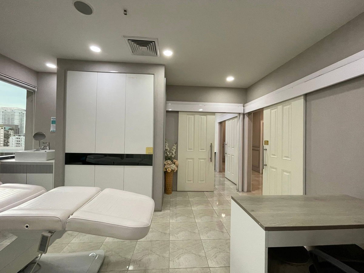 picture For rent, for lease, clinic space, Asoke location, open a premium clinic, cheap price, interested Line: @951qfbfi - 12/14