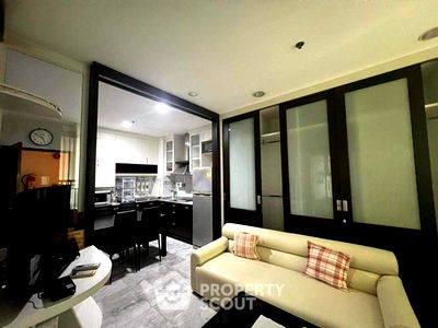 คอนโดให้เช่า : คอนโด 2-ห้องนอน ที่ สาธร เฮ้าส์ คอนโดมิเนียม ใกล้ BTS สุรศักดิ์ (ID 2422298)