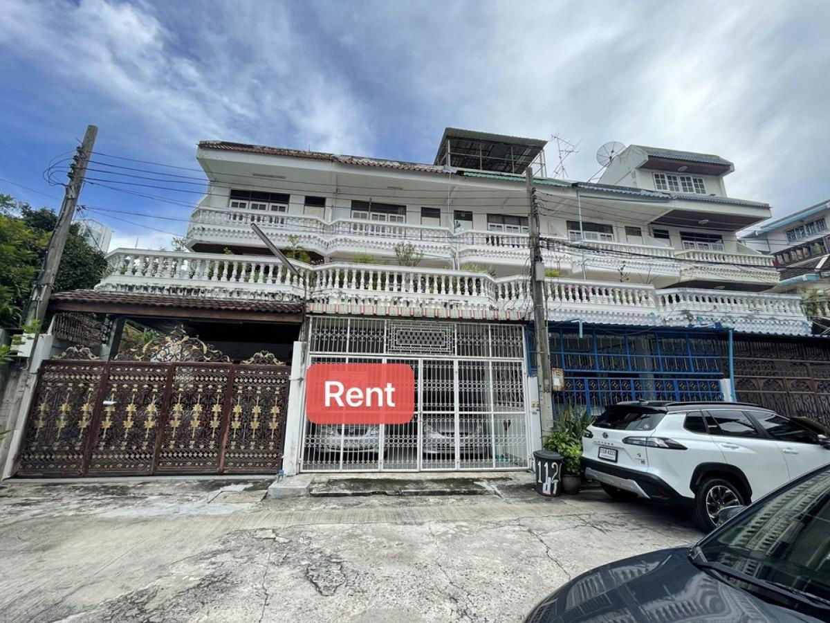 picture 💛 For rent 4-storey townhouse, 7 bedrooms, 2 parking spaces, 5-minute walk to MRT Sutthisan. - 1/7