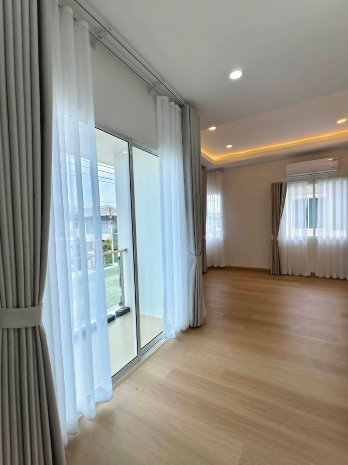 รูป บ้านเดี่ยว สไตล์โมเดิร์น รีโนเวทพร้อมอยู่ หมู่บ้านฟ้าปิยรมย์เฟส15 โซนเทนโดร คลอง 6 ลำลูกกา ปทุมธานี ของแถมมากมาย - รูปที่ 19/49