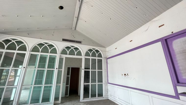 พื้นที่ค้าปลีกให้เช่า ที่ ไอเพลส บิซิเนส พาร์ค แหลมฉบัง ใกล้กับท่าเรือแหลมฉบัง ขนาด 128 ตร.ม. ราคา 66,988 บาทต่อเดือน