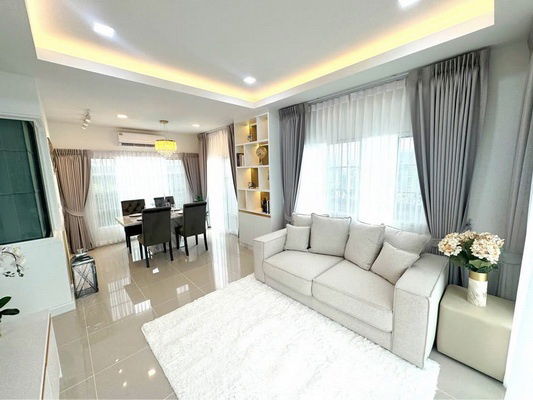 picture FOR RENT GOLDEN NEO SUKHUMVIT - LASALLE / 4 bedrooms 3 bathrooms / 36 Sqw. 150 Sqm. **68,000** CLOSE TO BTS SAMRONG - 2/15