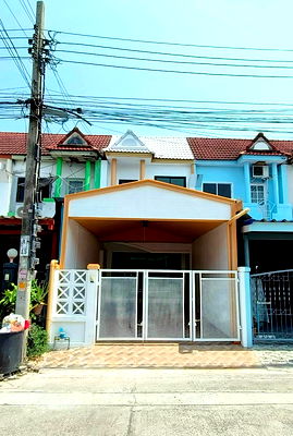 ทาวน์โฮม กรุงเทพมหานคร : ทาวน์เฮาส์ รามคำแหง เคหะร่มเกล้า ใกล้รถไฟฟ้าราษฎร์พัฒนา พูนสินธานี 1 แถมเฟอร์ครบ นัดหมายชมบ้าน 085-318-6868 คุณวา