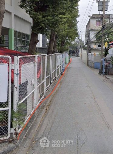 Land for sale, 573 sq wah, Thon Buri