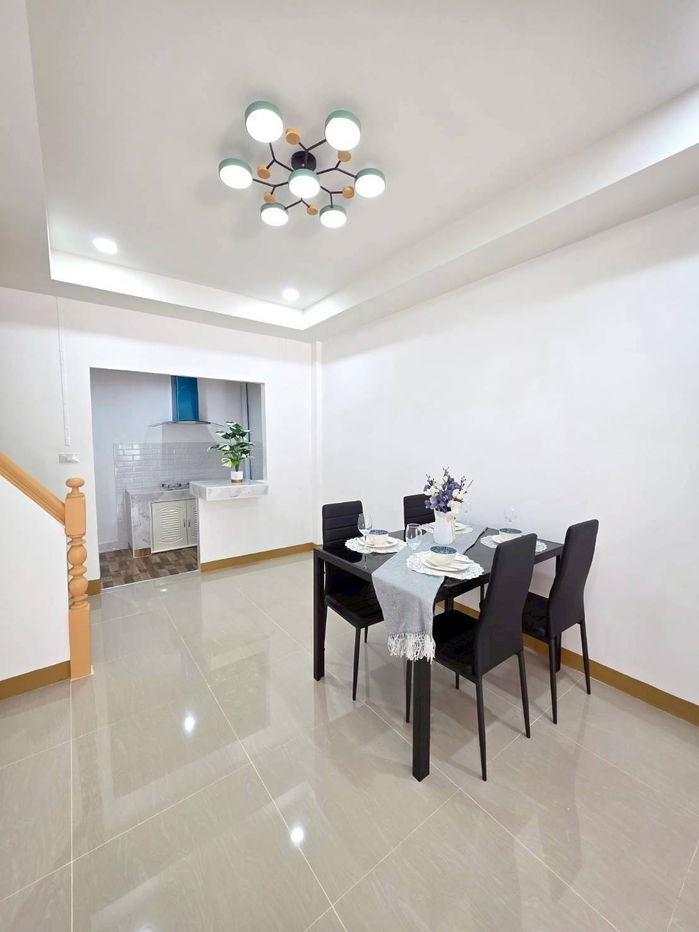 รูป ทาวน์เฮาส์ รามคำแหง เคหะร่มเกล้า ใกล้รถไฟฟ้าราษฎร์พัฒนา พูนสินธานี 1 แถมเฟอร์ครบ นัดหมายชมบ้าน 085-318-6868 คุณวา - รูปที่ 16/18