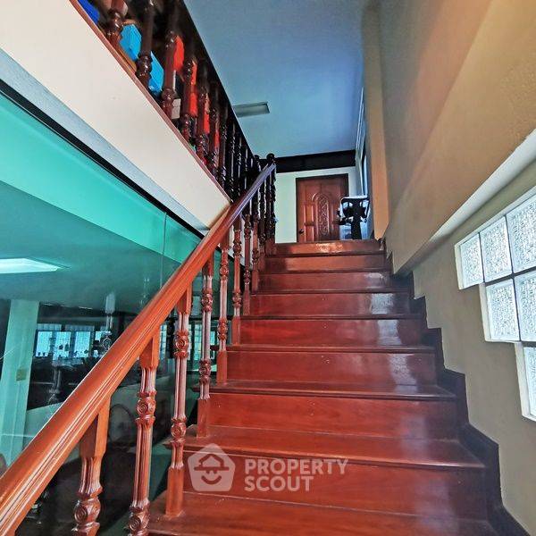 picture 3-BR Townhouse near MRT Fai Chai (ID 2031755) - 20/35