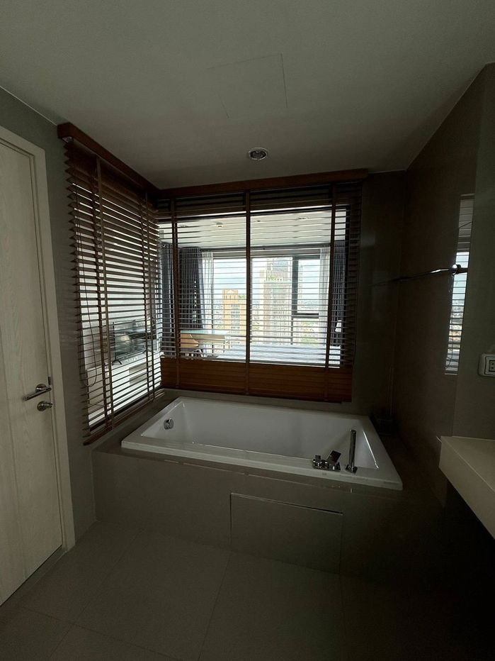 picture Condo Rhythm 42 for Rent ( Close to bts Eakkamai ) - 11/13