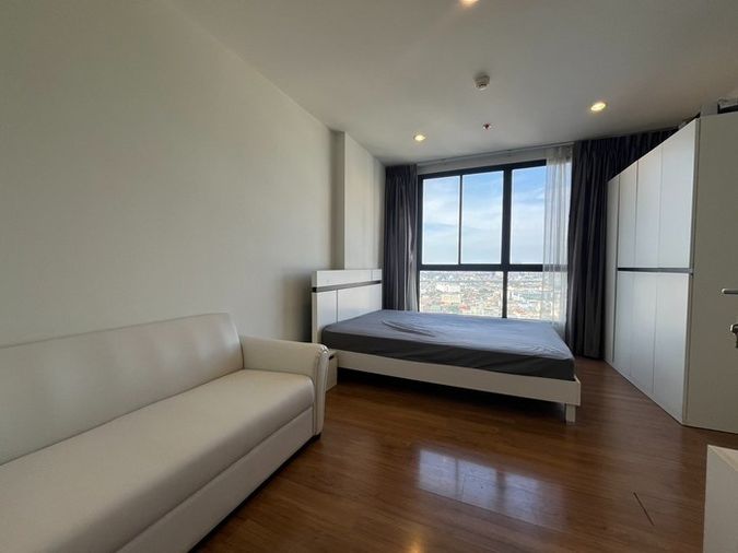 💥💥[เช่า] เดอะทรี อินเตอร์เชนจ์ Stu. 23 ตร.ม.ตึก A ชั้น 30 แต่งครบ พร้อมอยู่!! สนใจ LINE ID: @atfirm💥💥