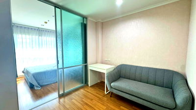 Condos for rent Silom and Sathorn Road : Condo for rent: Lumpini Park Riverside - Rama 3, fully furnished, ready to move in, balcony with pool view, 36th floor, top floor, quiet and private.