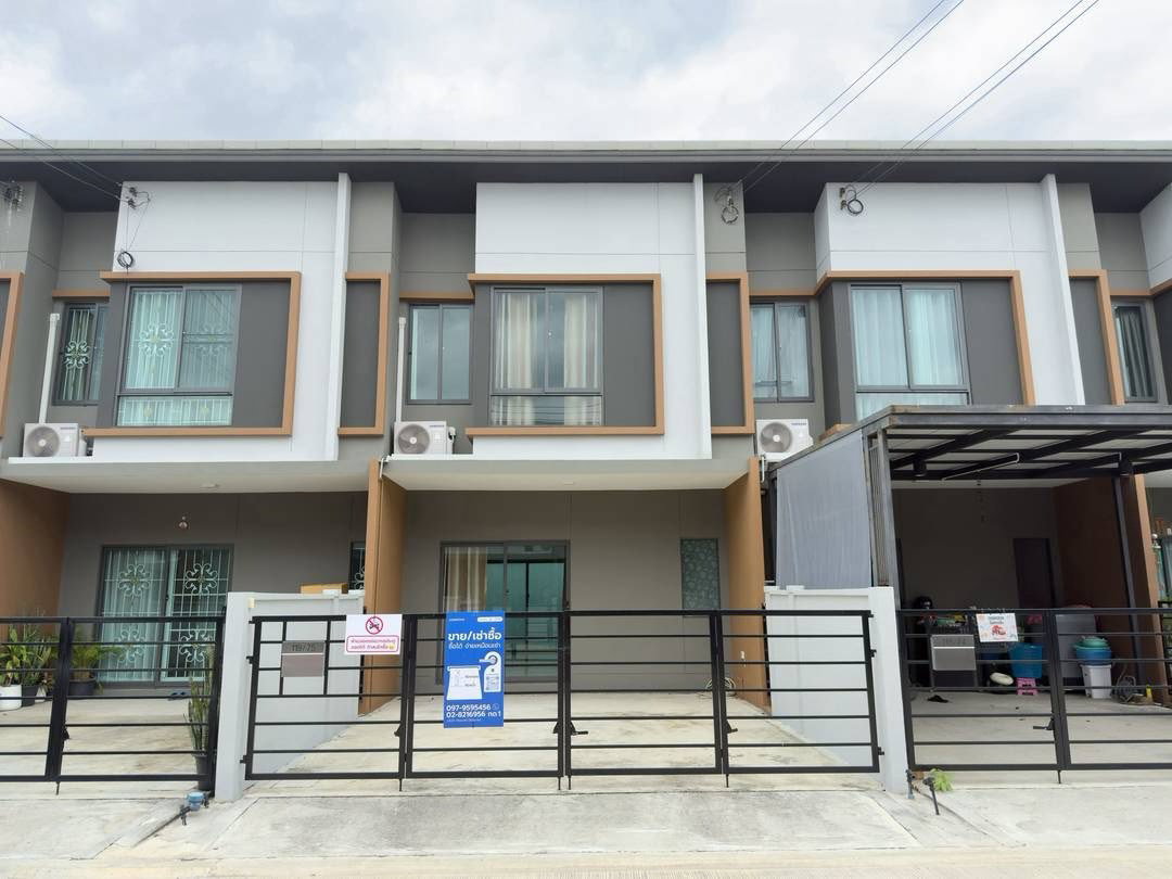 ให้เช่า 🏡✨ พลีโน่ ทาวน์ ปิ่นเกล้า–พุทธมณฑลสาย 5 ทาวน์โฮมรีโนเวทใหม่ ทำเลดี ใกล้บางแค–เพชรเกษม เดินทางสะดวกสุดๆ! 🚆🛍️