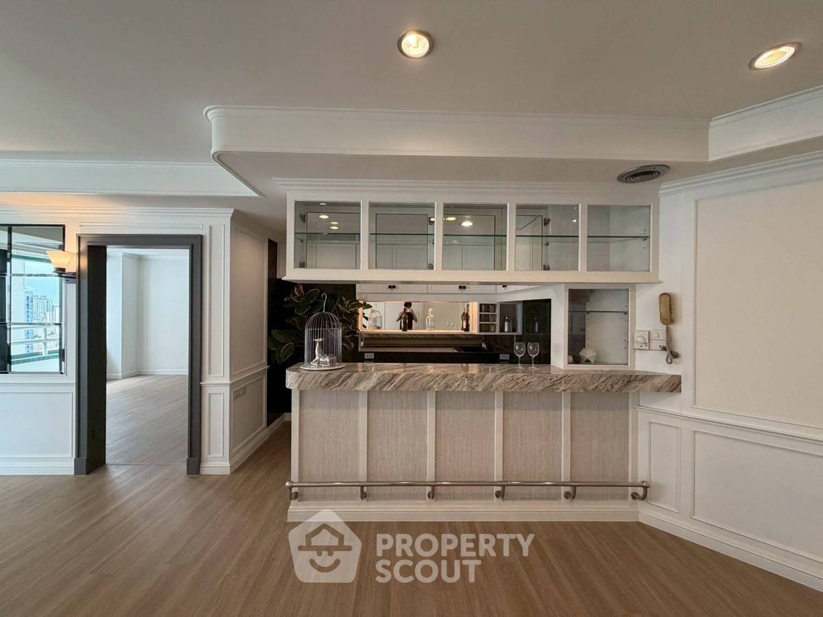 picture 3-BR Condo at Las Colinas near BTS Asok (ID 2235349) - 9/22