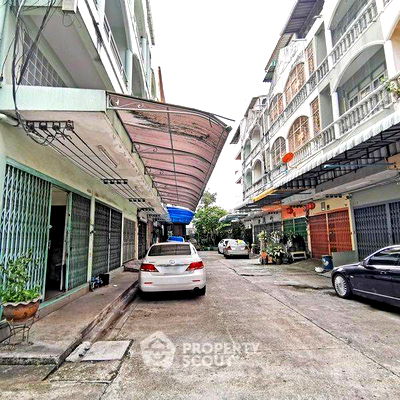 ทาวน์โฮม ม.ราชภัฏบ้านสมเด็จเจ้าพระยา : ทาวน์เฮาท์ 3-ห้องนอน ใกล้ MRT ไฟฉาย (ID 2031755)