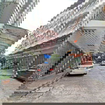 3-BR Townhouse near MRT Fai Chai (ID 2031755)