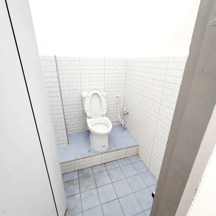 picture Sale !!!  Bus hub at chachangsaw - 8/10