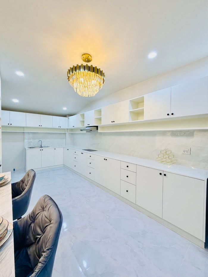 picture Townhouse for Sale in Pattaya! Ready to Move In — Park Rung Rueng Village - 11/14