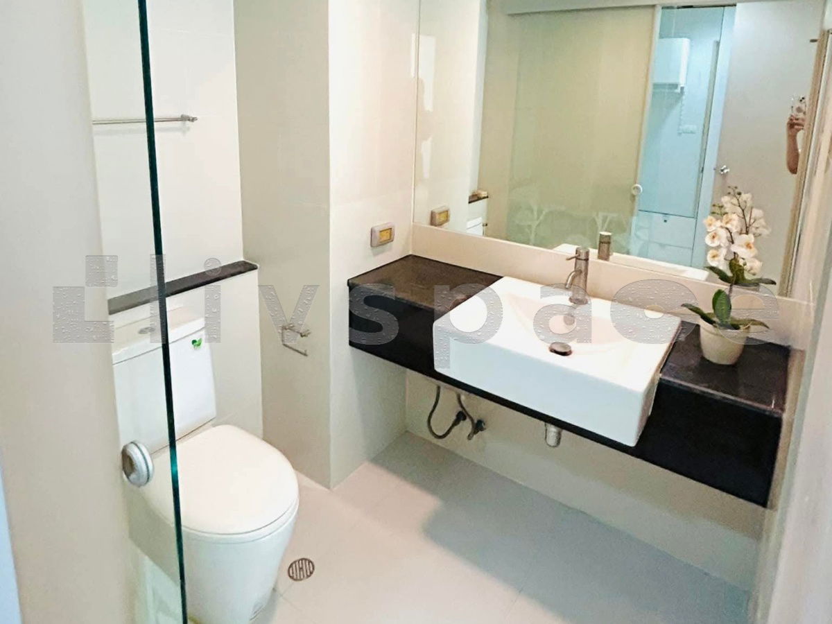 picture ▚ LD172ツ For Sale Ideo Blucove Sathorn — 2 Bedrooms (56.14 sq.m.), like-new unit! Rare Low-Rise, only 50 m from BTS, just 4.8 MB. - 6/6