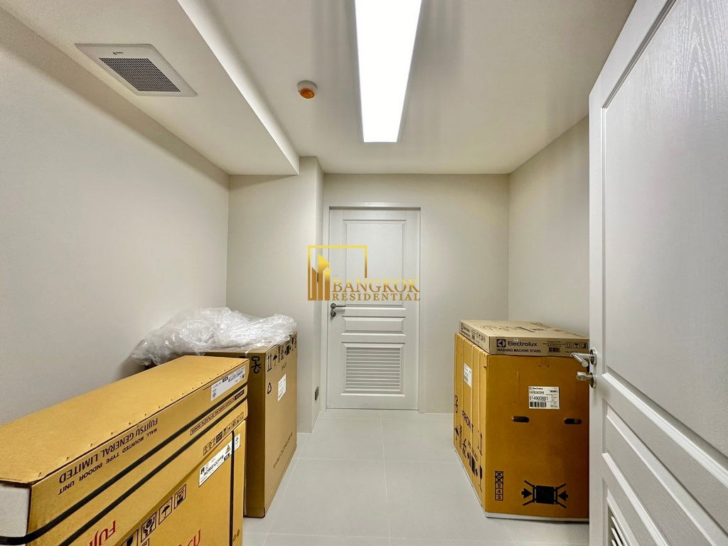 รูป Luxurious 3 Bed Apartment in Ekkamai Area - BR21132AP - รูปที่ 27/39