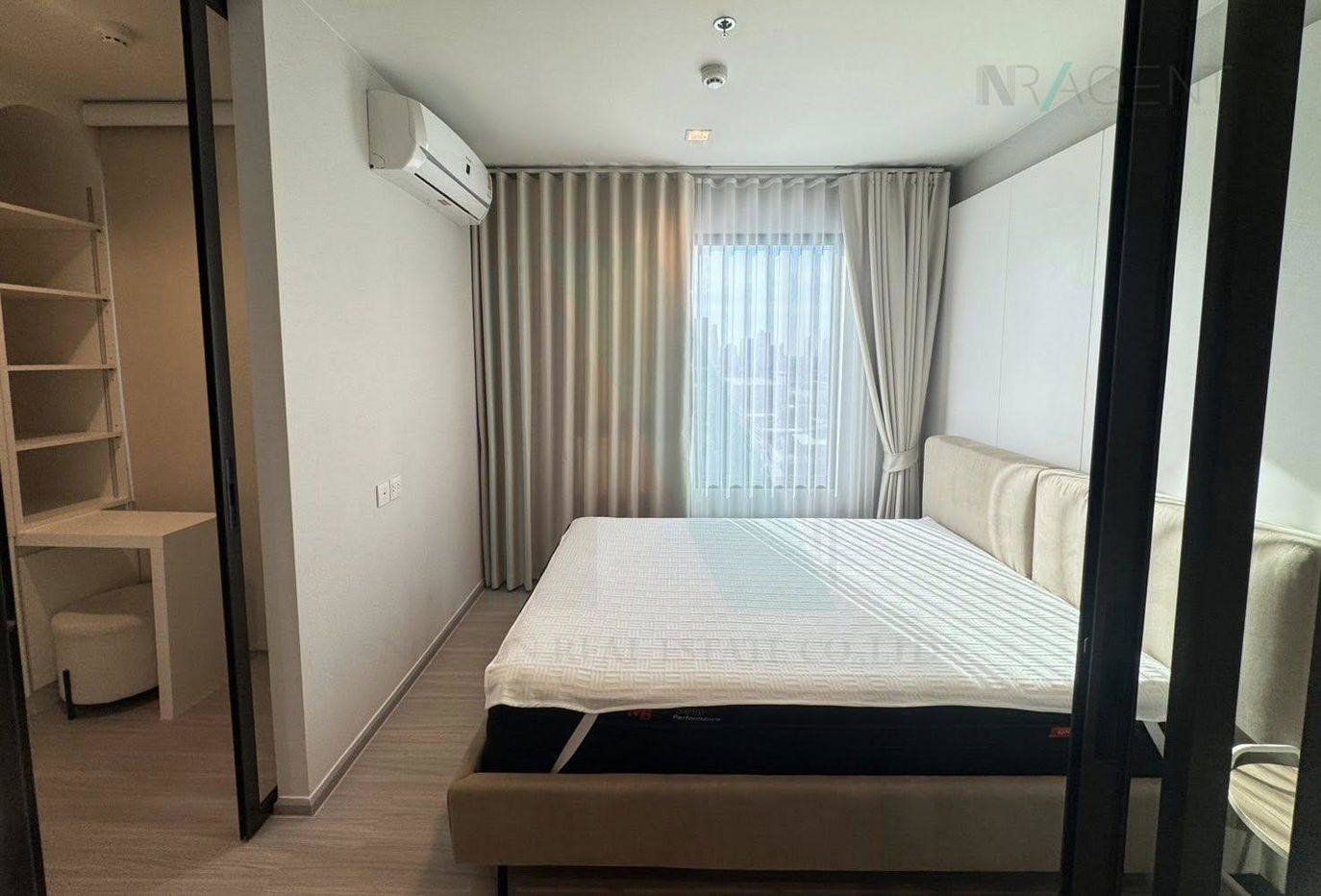 picture For Rent Condo LIFE SATHORN SIERRA Building 1, Floor 11,1 bed room, Room size 32 sqm - 6/8
