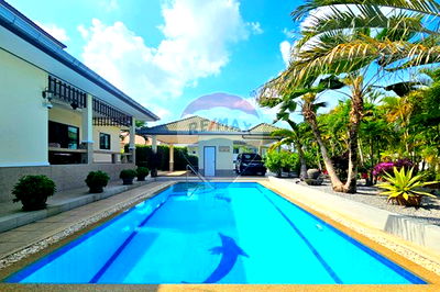 Houses for sale Hua Hin Prachaubkirikhan : [920601002-93] "Luxurious Villa in Hua Hin Countryside"