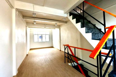 Townhouses for rent Rajanakarn Building : For rent, lease out, townhouse for rent, Sathorn 11, Soi 3, near BTS Saint Louis, cheap price, interested, Line: @951qfbfi