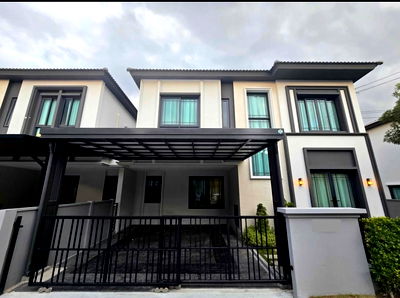 บ้านเดี่ยวให้เช่า : ให้เช่า Grande Pleno สุขุมวิท บางนา ติด เมกา บางนา ตกแต่ง Classice style 3 ห้องนอน 