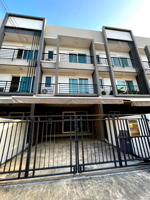 Townhouses for rent Bangna - Trat  : Townhome for Rent: Baan Klang Muang Suan Luang