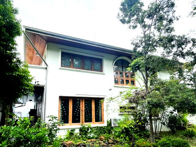 Houses for rent Huai Khwang : 💛 Single house for rent, Lat Phrao 48, 4 bedrooms, 200 sq m, can register a company, near the MRT Phawana.