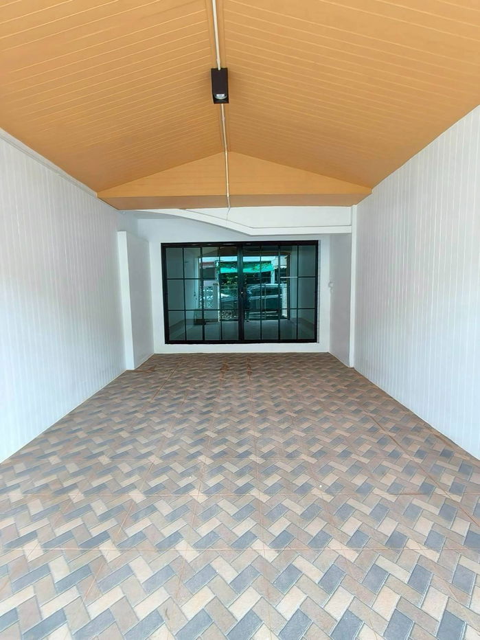 รูป ทาวน์เฮาส์ รามคำแหง เคหะร่มเกล้า ใกล้รถไฟฟ้าราษฎร์พัฒนา พูนสินธานี 1 แถมเฟอร์ครบ นัดหมายชมบ้าน 085-318-6868 คุณวา - รูปที่ 4/18