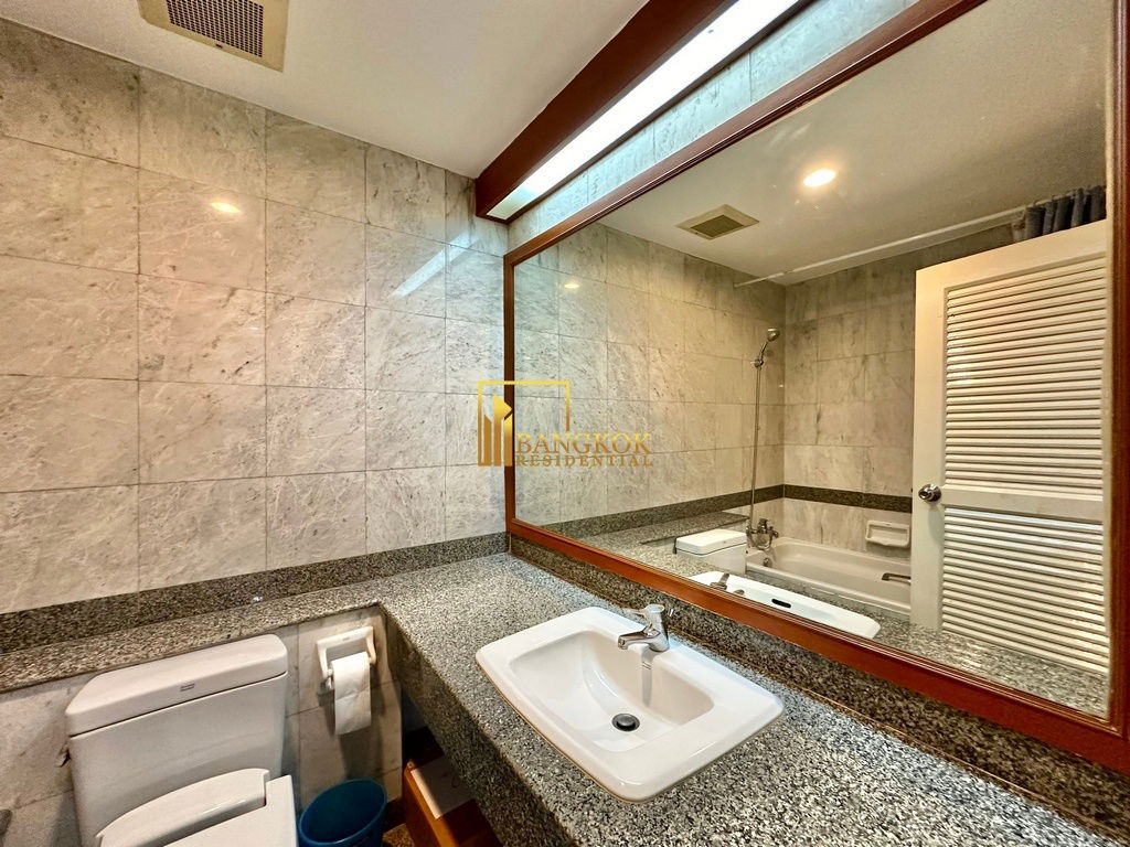 รูป President Place | Spacious 2 Bedroom Condo For Rent in Chidlom - BR18700CD - รูปที่ 19/37