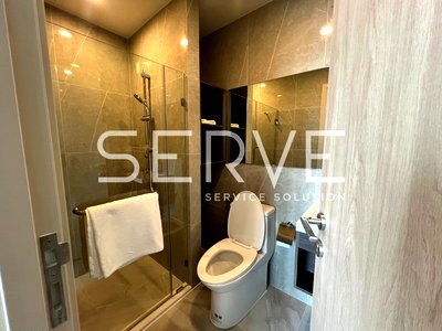 คอนโดให้เช่า : 🔥1นอน ห้องใหม่ ชั้นสูงสุด 35+ วิวดีมาก เฟอร์จัดเต็ม พร้อมเข้าอยู่ บนทำเลดีๆ เดินทางง่าย ใกล้ MRT พระราม 9 @ NUE District R9