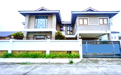 Houses for sale Bangkok : 2-story detached mansion, Phutthamonthon Sai 1, Taling Chan, 147 sq m, 587 sq m, large house with private garden, international furniture, 4 bedrooms