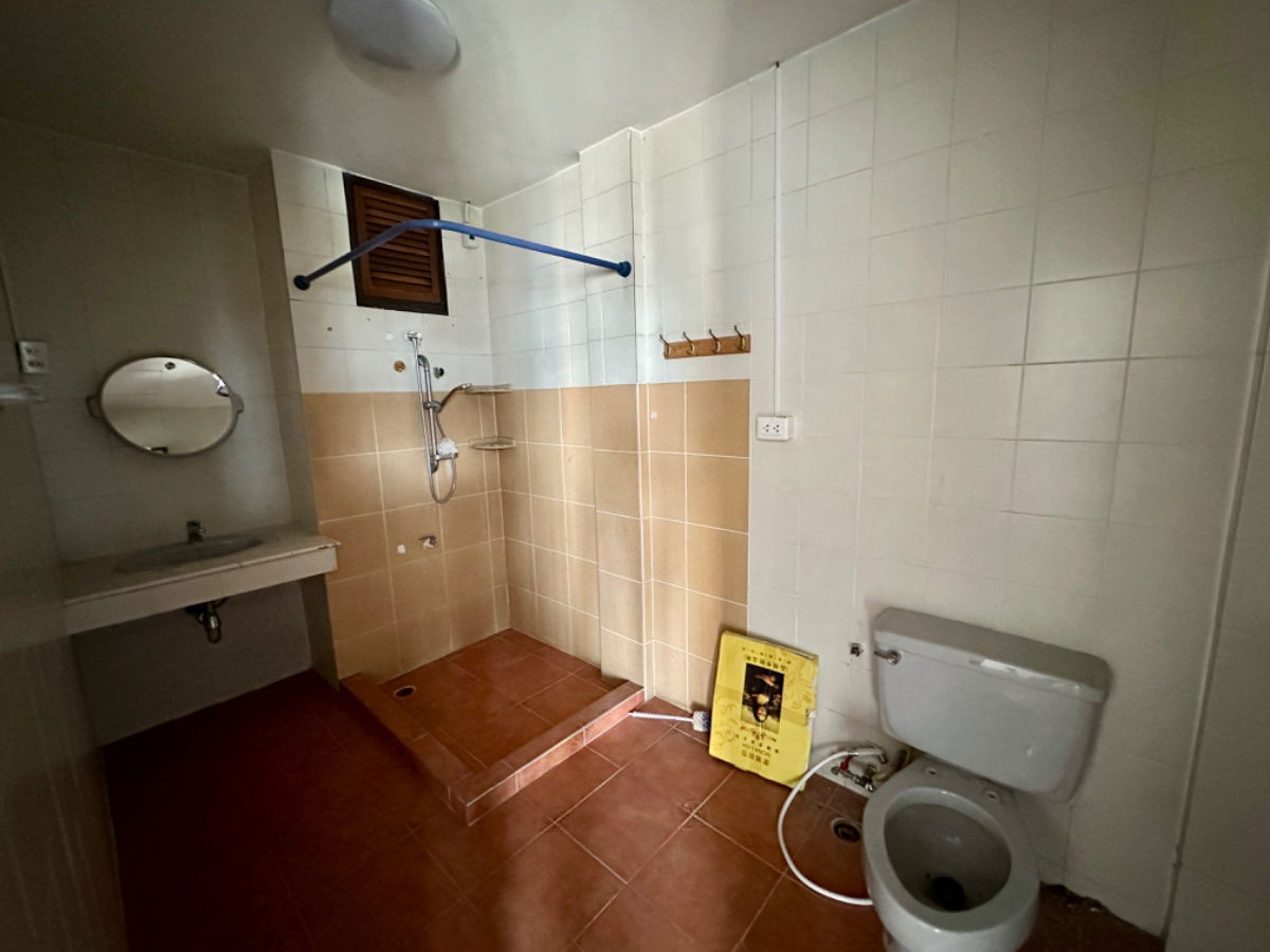 picture Townhome in the heart of city 0nly 900 metres from Ratchada Road - 8/9