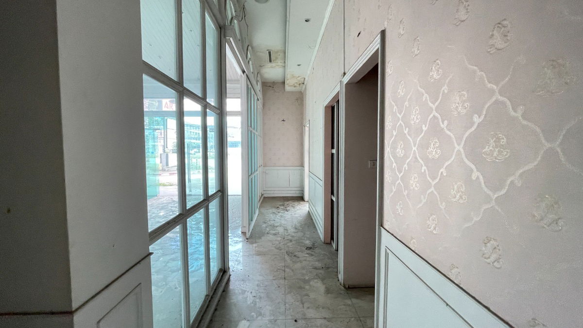 picture Office space for Rent at iPLACE Business Park, Laem Chabang Located in a prime area near major industrial zones, Laem Chabang Deep Sea Port - 6/33