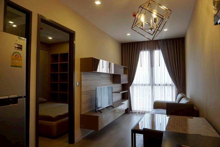 Ashton asoke ตกแต่งพร้อมเข้าอยู่ ใกล้รถไฟฟ้า สามารถเดินได้ สนใจนัดชมโทรด่วนได้เลยครับ