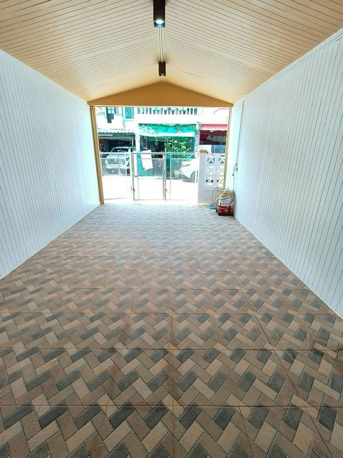 รูป ทาวน์เฮาส์ รามคำแหง เคหะร่มเกล้า ใกล้รถไฟฟ้าราษฎร์พัฒนา พูนสินธานี 1 แถมเฟอร์ครบ นัดหมายชมบ้าน 085-318-6868 คุณวา - รูปที่ 5/18