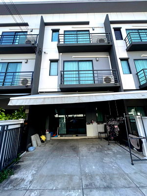 Townhouses for rent Muang Nonthaburi Nonthaburi :  townhome for rent in Baan Klang Muang Rattanathibet-Rattanathibet.   25,000