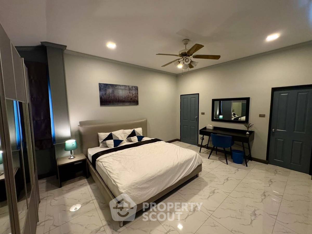 picture 5-BR Villa close to Pattaya Walking Street (ID 2021396) - 17/34
