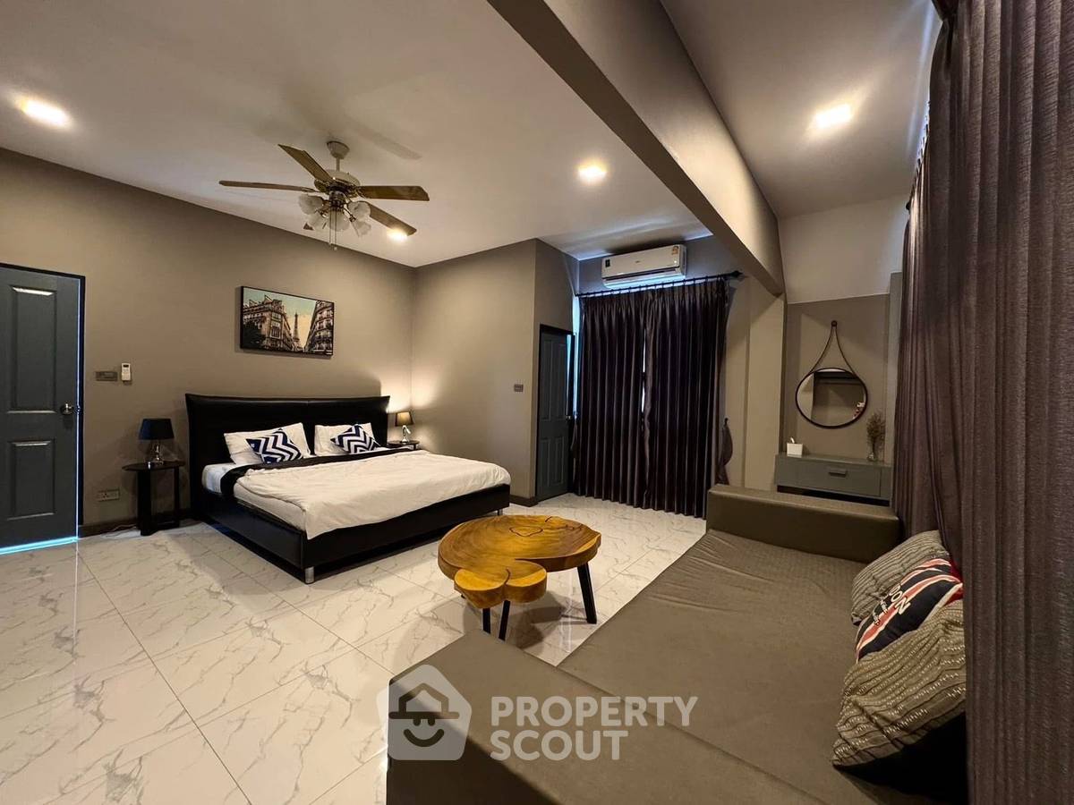 picture 5-BR Villa close to Pattaya Walking Street (ID 2021396) - 13/34