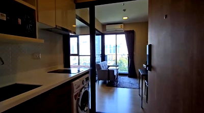 Condos for rent MRT Phra Ram 9 : For Rent LETTE MIDST Rama 9, fully furnished, 30 sq m., 1 bedroom, pool view, 17,000 baht