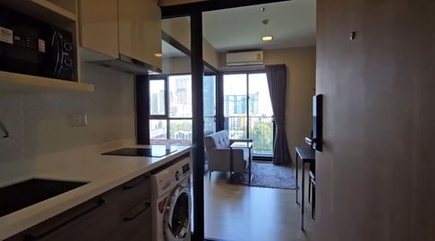 ให้เช่า LETTE MIDST พระราม 9 เฟอร์ครบ 30 ตรม. 1นอน วิวสระ 17,000 บาทต่อเดือน