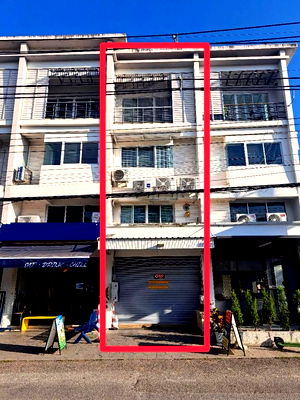 Shophouses for rent Chiang Mai University :  Three-storey commercial building for rent with 3 bedrooms,4 toilets and 1 kitchen. 