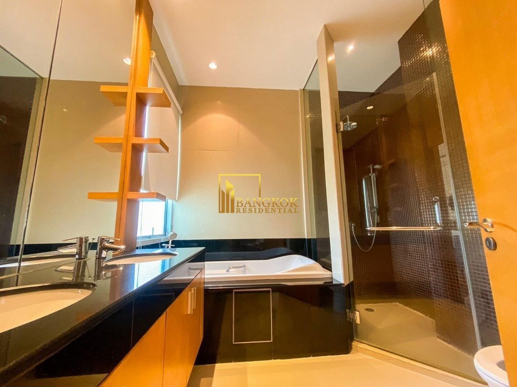 รูป High Quality 3 Bedroom Luxury Apartment in Phloenchit - BR21040AP - รูปที่ 19/37