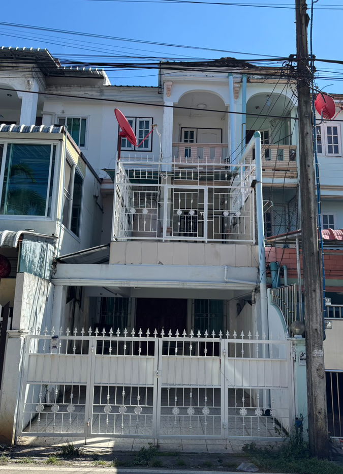 picture Three-story townhouse for sale  4 bedrooms 3 bathrooms and 1 parking. - 1/13