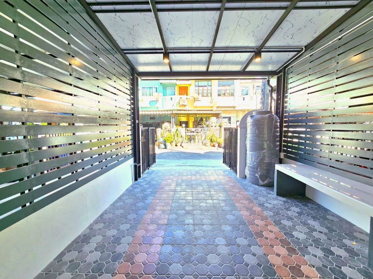 รูป ทาวน์เฮาส์ รามอินทรา สุขาภิบาล5ซอย57 ตลาดออเงิน ม.แสงธรรม รีโนเวทใหม่ แถม.แอร์ 2 ตัว นัดหมายชมบ้าน 085-318-6868 คุณวา - รูปที่ 5/29